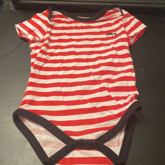 Set of 3 PUMA onesies size 18 months - Picture 8 of 9